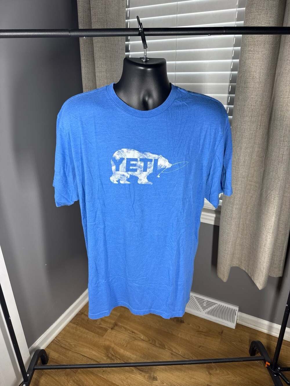 YETI Blue Fly Fishing Bear Logo Graphic T-Shirt XL